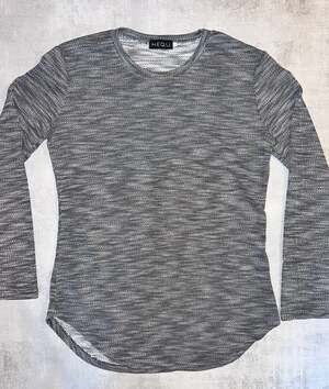 HEQU Mens Basic Long Sleeve Curved Hemline Sweatshirt